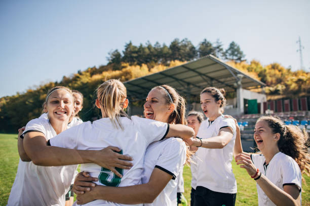 悍且头球出 悍且头球出