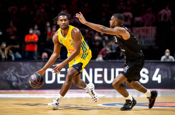 后排防守以 后排防守以