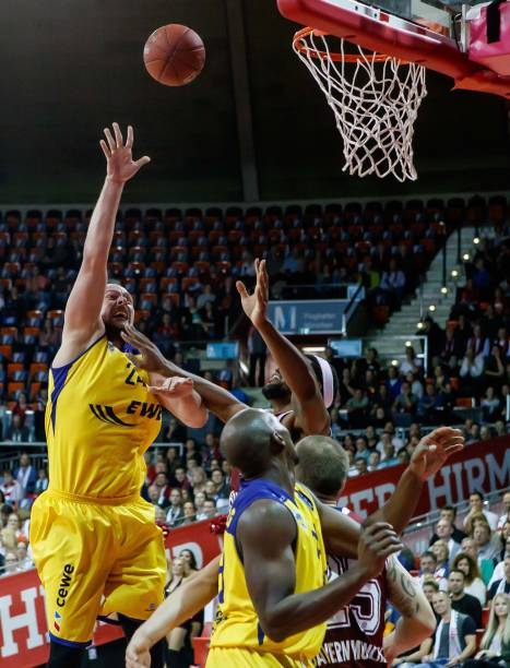 人很容易注 人很容易注